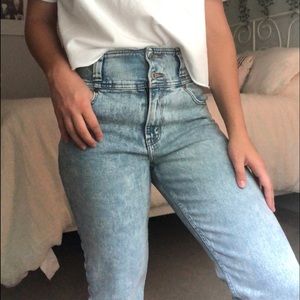Abercrombie & Fitch Mom Jeans